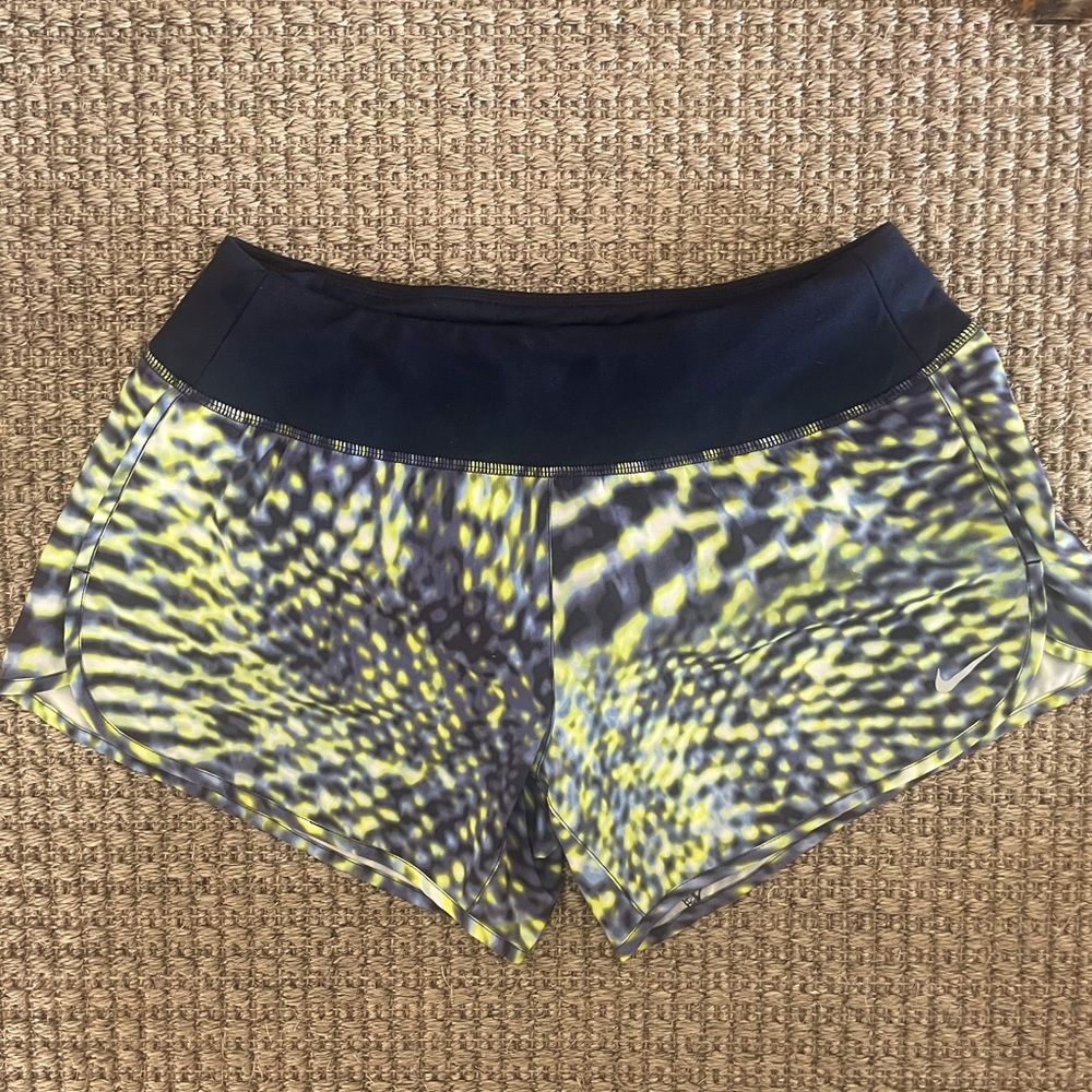 Nike - Picture 2 of 6